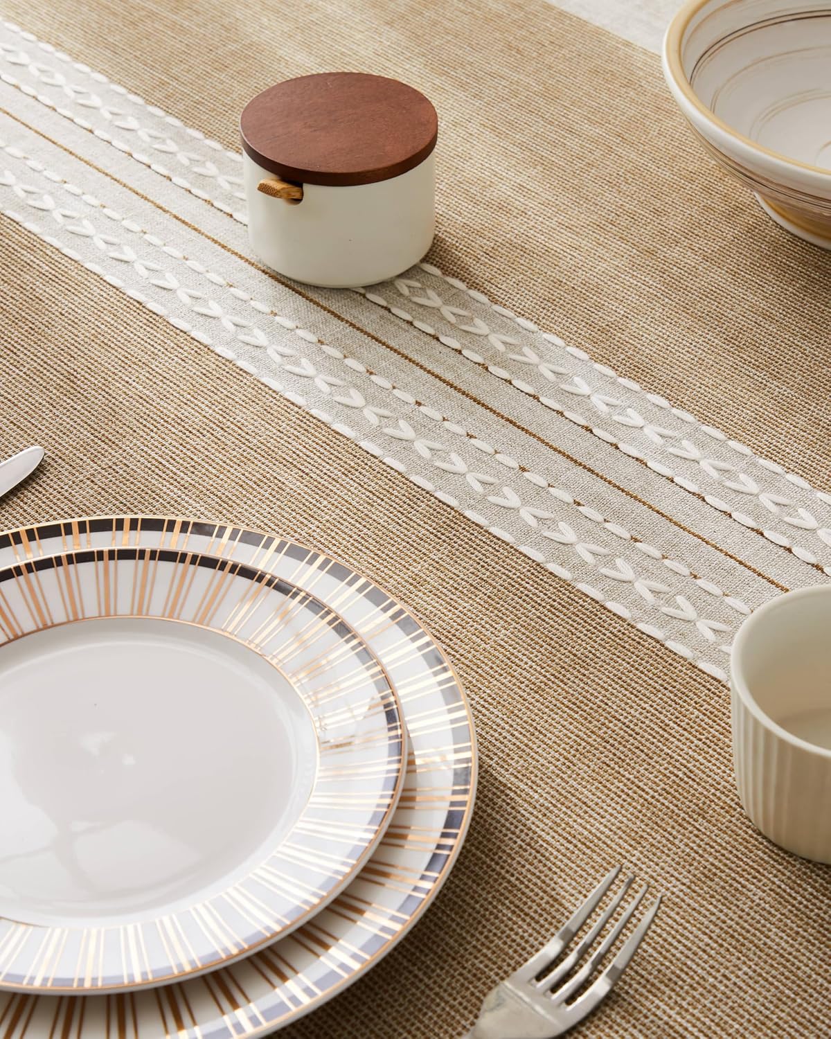 ZeeMart Contrast Linen Round Table Cloth 52 Inch Mid-Stripe Brown