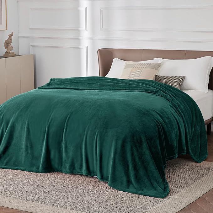 Bedsure GentleSoft Fleece Bed Blankets Large Size Forest Green - Image 2