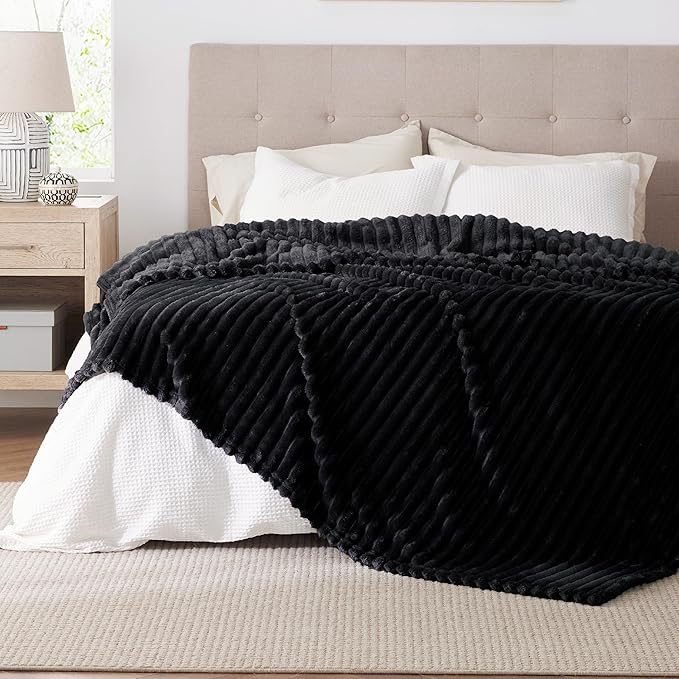 Bedsure GentleSoft Black Blanket Full Size - Image 2