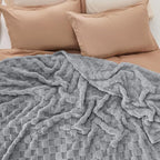 Bedsure GentleSoft Blankets Queen Size - Image 6
