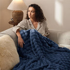 Bedsure 3D Fleece Bubble Blanket - Image 4