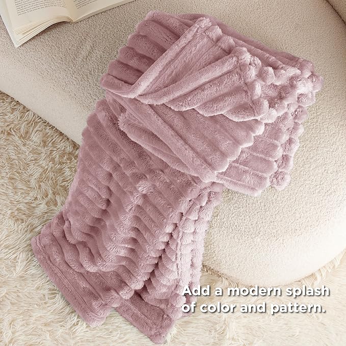 Bedsure GentleSoft Pink Fleece Blanket - Image 7