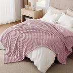 Bedsure GentleSoft Pink Fleece Blanket - Image 7