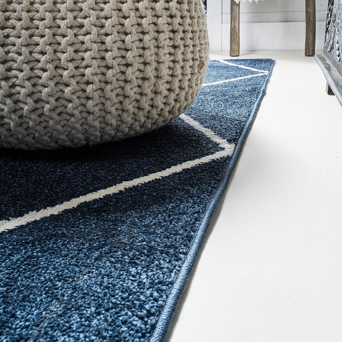 JONATHAN Y Cole Diamond Trellis Navy/White Runner Rug 2x8, Modern,Contemporary,Geometric,Casual, Easy-Cleaning for Living Room,Bedroom,Kitchen,Pet Friendly,Non-Shedding (SEU102H-28)