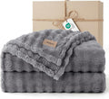 Bedsure 3D Fleece Bubble Blanket by BEDSURE