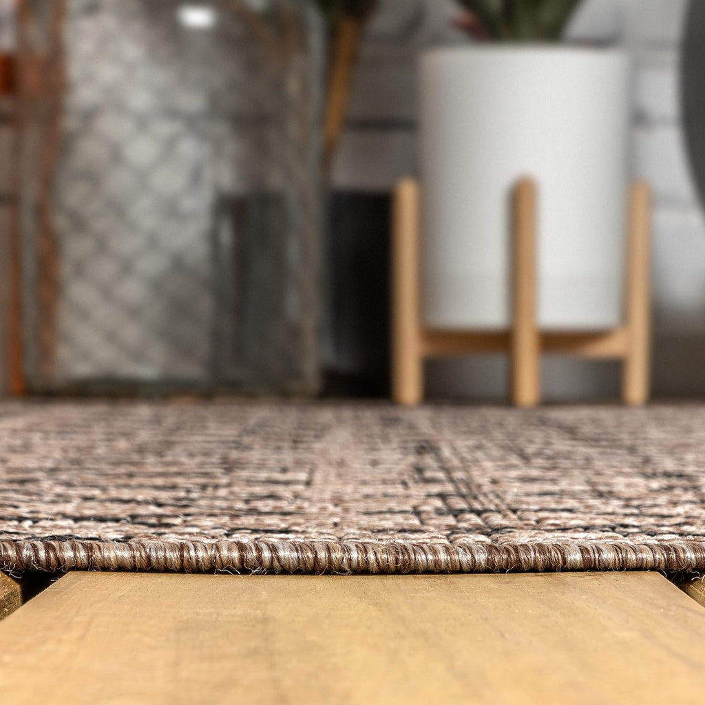 JONATHAN Y Moroccan Geometric Indoor Outdoor Area Rug 8X10 Natural/Black, Ourika Textured Weave for Backyard, Patio, Porch, Easy-Cleaning, High Traffic, Pet-Friendly, Non-Shedding (SMB108D-8)