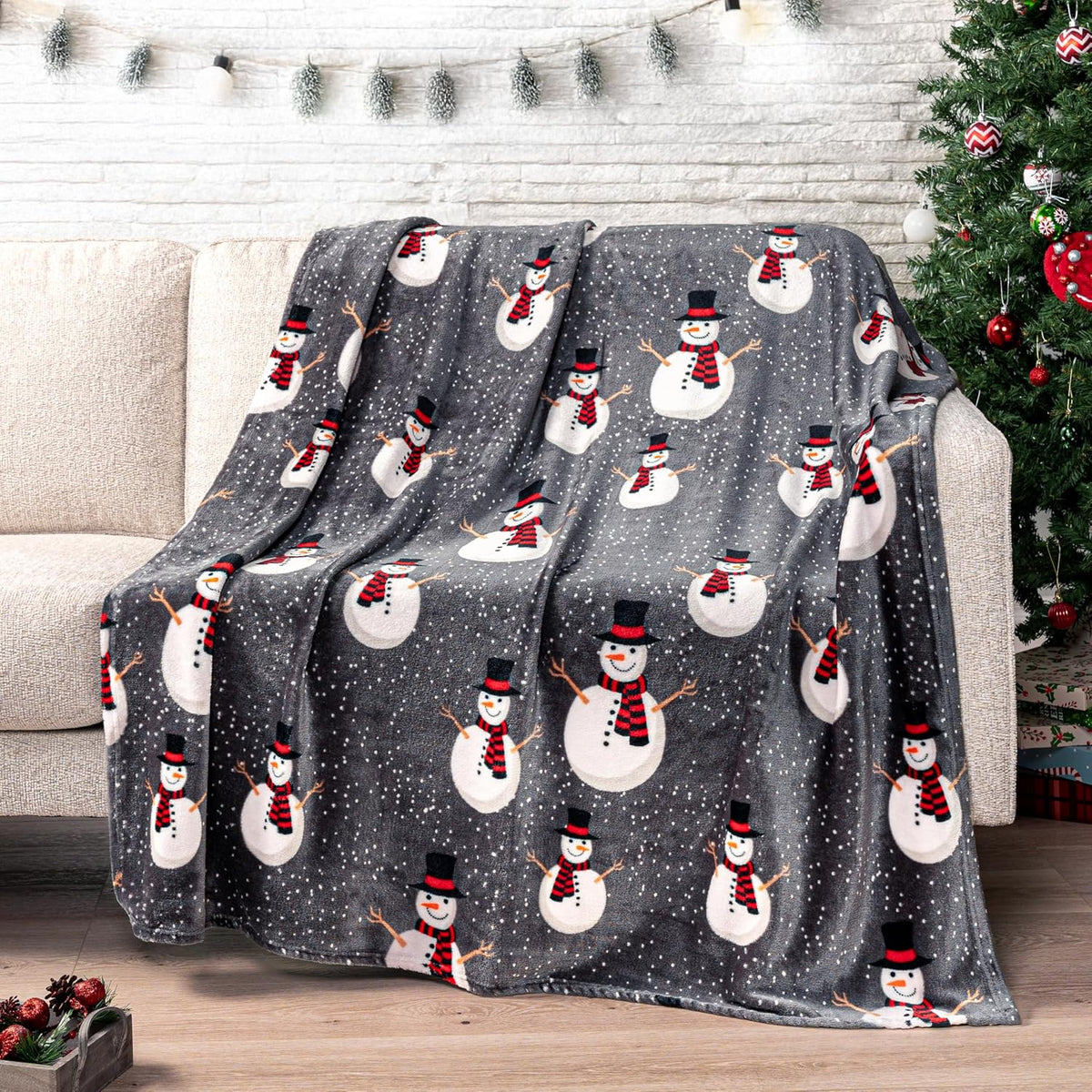 PAVILIA Christmas Snowman Throw Blanket, Grey Winter Fleece, 50x60