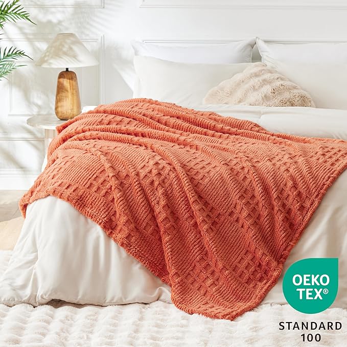 EXQ Home Fleece Throw Blanket for Couch or Bed - Image 3