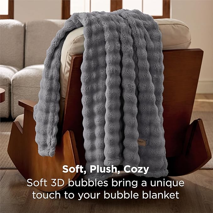 Bedsure 3D Fleece Bubble Blanket - Image 3