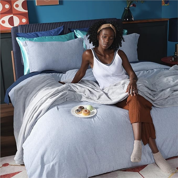 Bedsure GentleSoft Fleece Blankets Queen Size Light Grey - Image 3