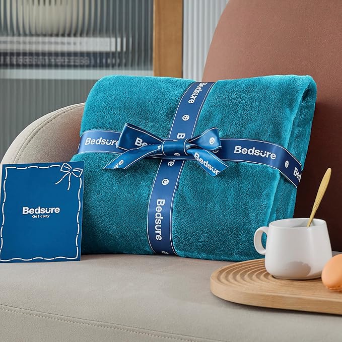 Bedsure GentleSoft Fleece Throw Blanket Teal - Image 7