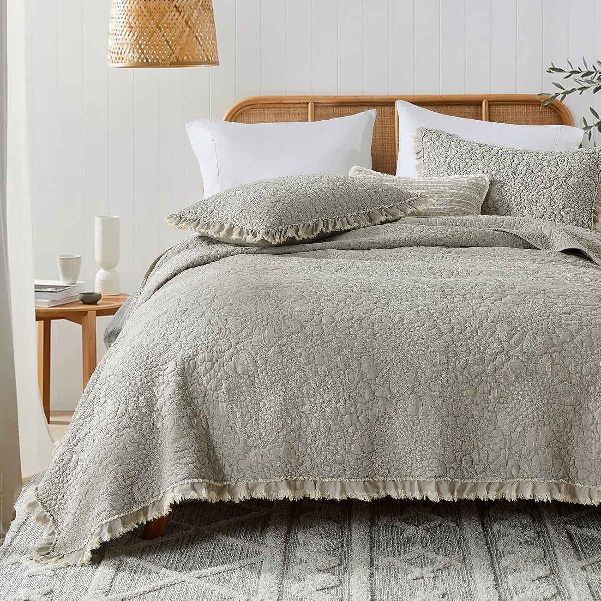 HORIMOTE HOME Beige Ruffled Quilt Queen Size, Stone-Washed Microfiber Lightweight Crinkled Farmhouse Rustic Shabby Chic Bedding Set, 3 Pieces Reversible Bedspread with Pillow Shams for All Season