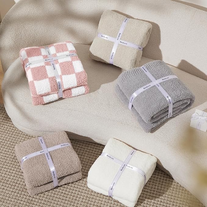 Bedsure GentleSoft Pink Checkered Throw Blanket - Image 7