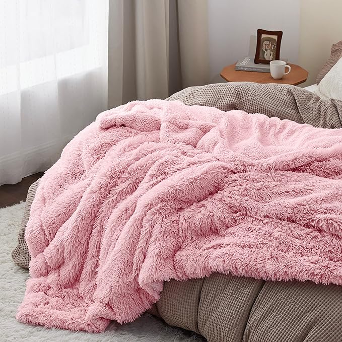 Bedsure GentleSoft Fluffy Pink King Size Blanket - Image 3