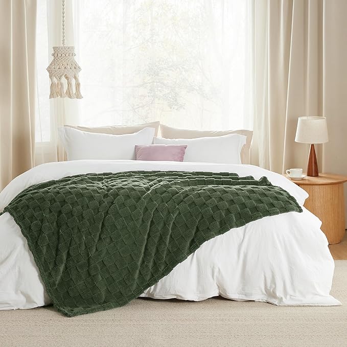 Bedsure GentleSoft Bronze Green Throw Blanket - Image 7