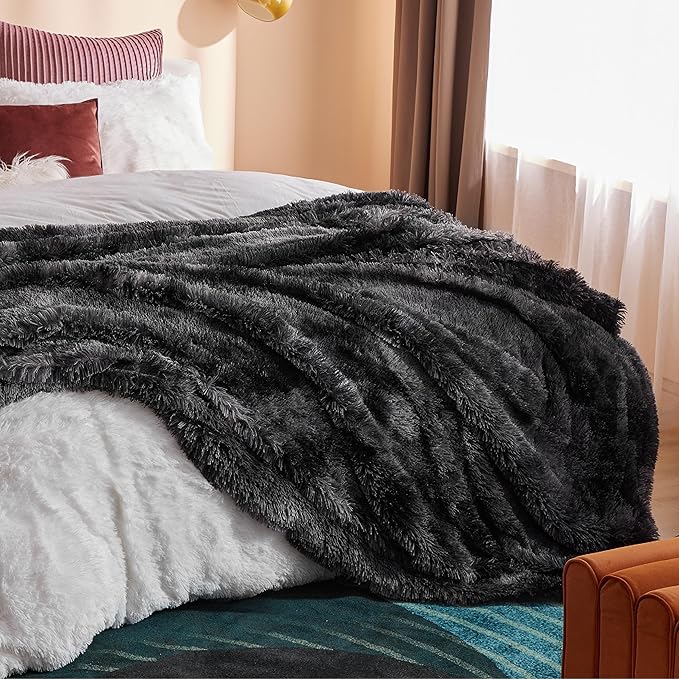 Bedsure GentleSoft Fuzzy Sherpa Faux Fur Twin Blanket Tie Dye Black Cozy Gifts - Image 8