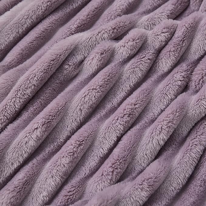 Bedsure GentleSoft Light Purple Full Blanket - Image 8