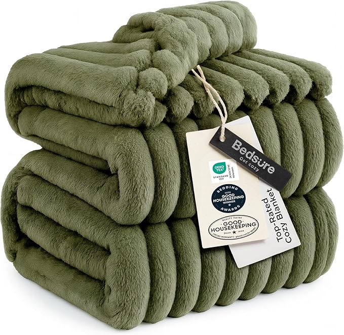 Bedsure GentleSoft Moss Fleece Queen Blanket by BEDSURE