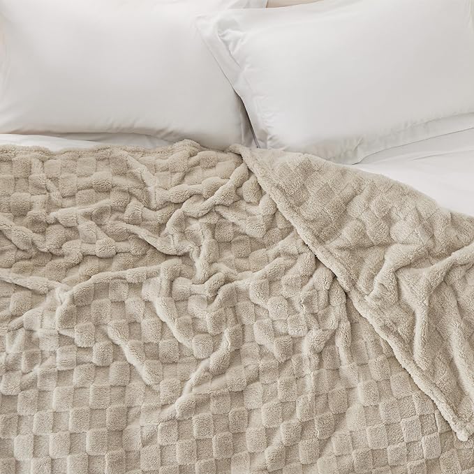 Bedsure GentleSoft Full Size Blankets - Image 6