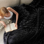 Bedsure GentleSoft Black Blanket Full Size - Image 3