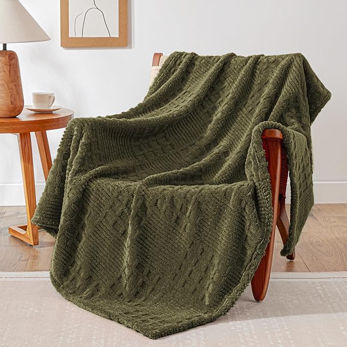 EXQ Home Fleece Throw Blanket for Couch or Bed by EXQHomeTexitleCoLtd