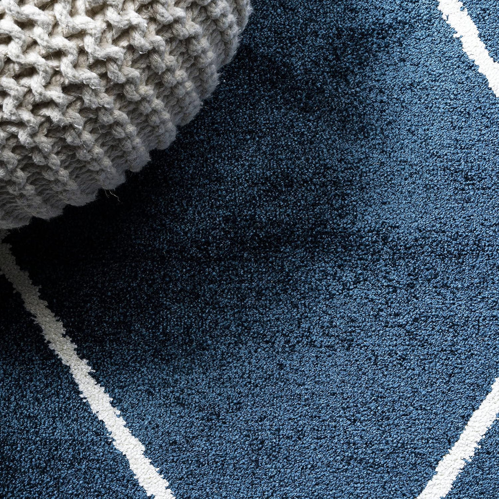 JONATHAN Y Cole Diamond Trellis Navy/White Runner Rug 2x8, Modern,Contemporary,Geometric,Casual, Easy-Cleaning for Living Room,Bedroom,Kitchen,Pet Friendly,Non-Shedding (SEU102H-28)