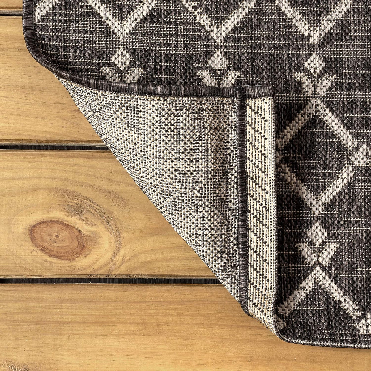 JONATHAN Y Moroccan Geometric Indoor Outdoor Area Rug 4X6 Black/Gray, Ourika Textured Weave for Backyard, Patio, Porch, Easy-Cleaning, High Traffic, Pet-Friendly, Non-Shedding (SMB108F-4)