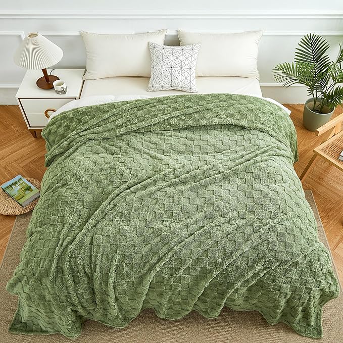 Aganear Flannel Throw Blanket - Image 3